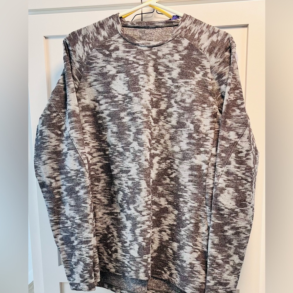 Lululemon Mens Crewneck Long Sleeve Shirt-Large, slim fit